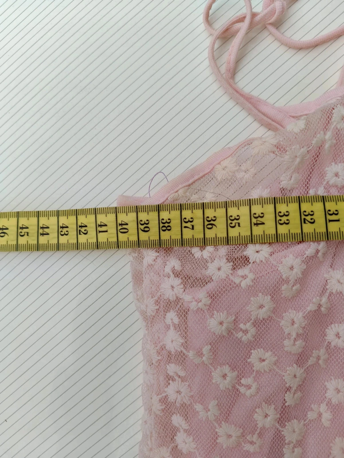 Vestido rosa em pó de renda e tule com flores bordadas – Tamanho S/M – photo 9
